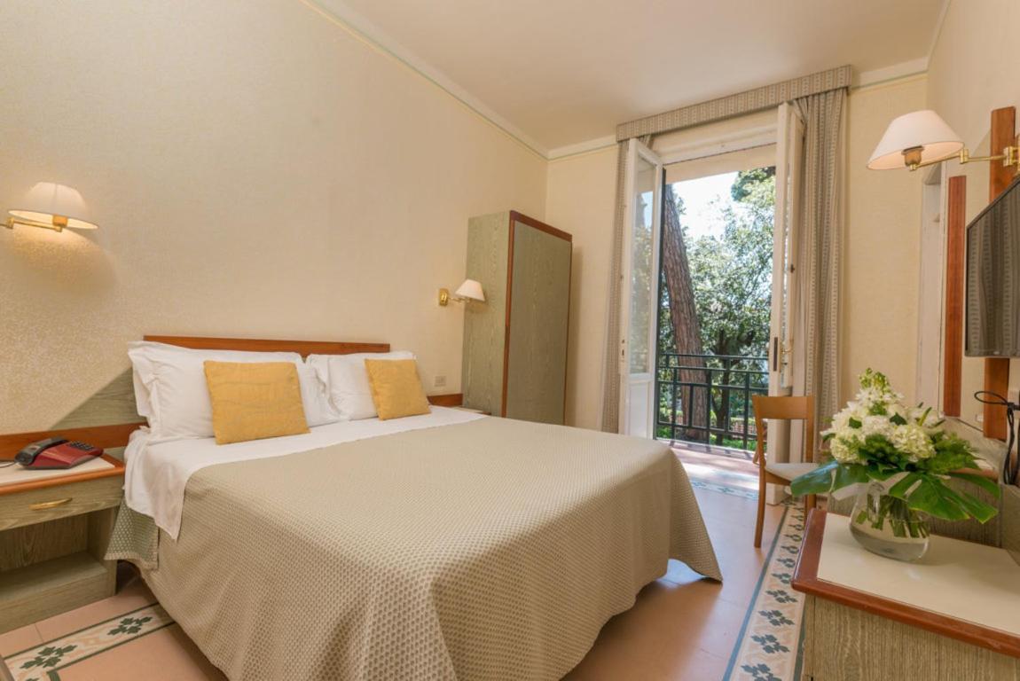 Tiziana 3*