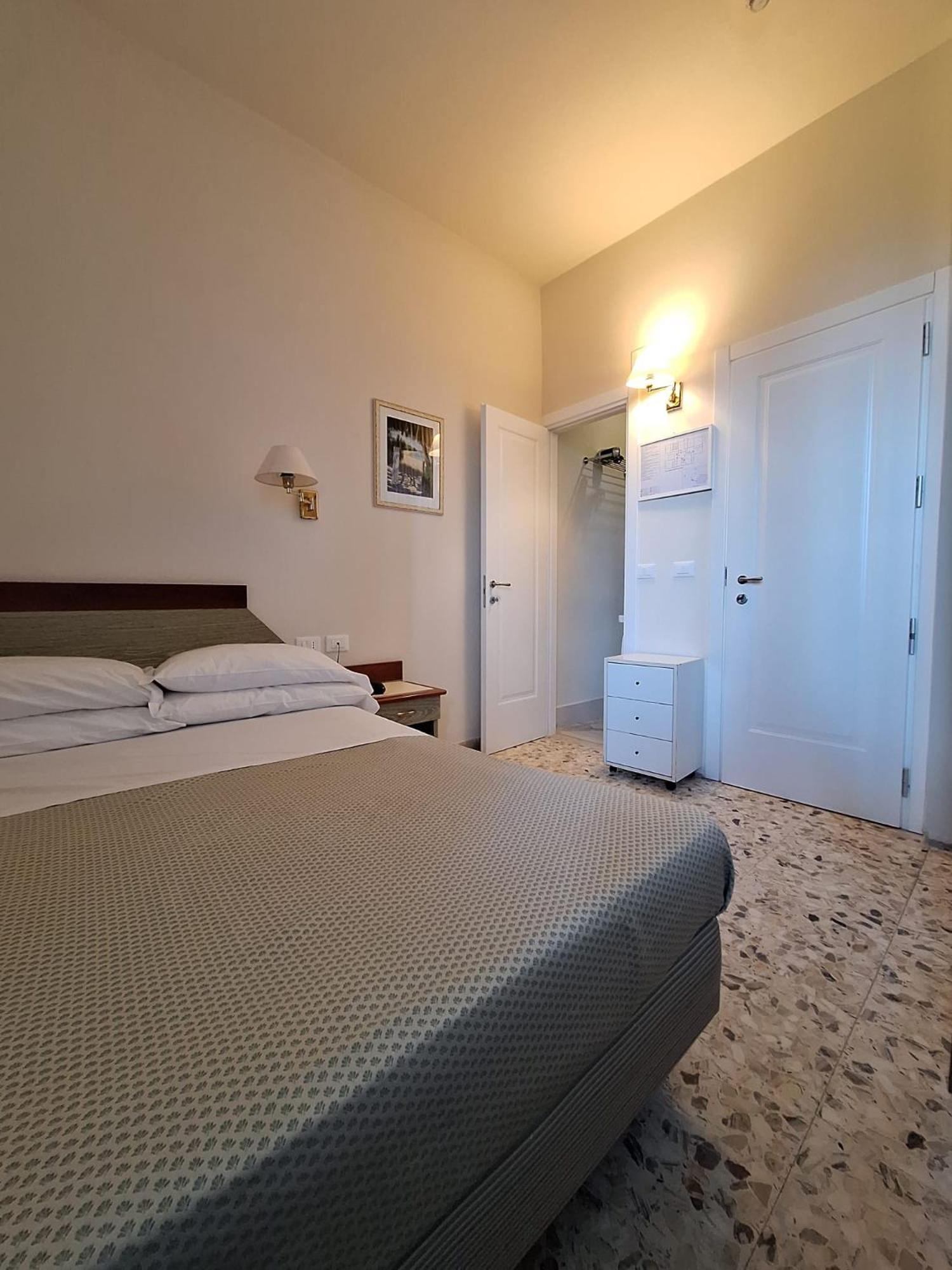Tiziana Hotel 3*