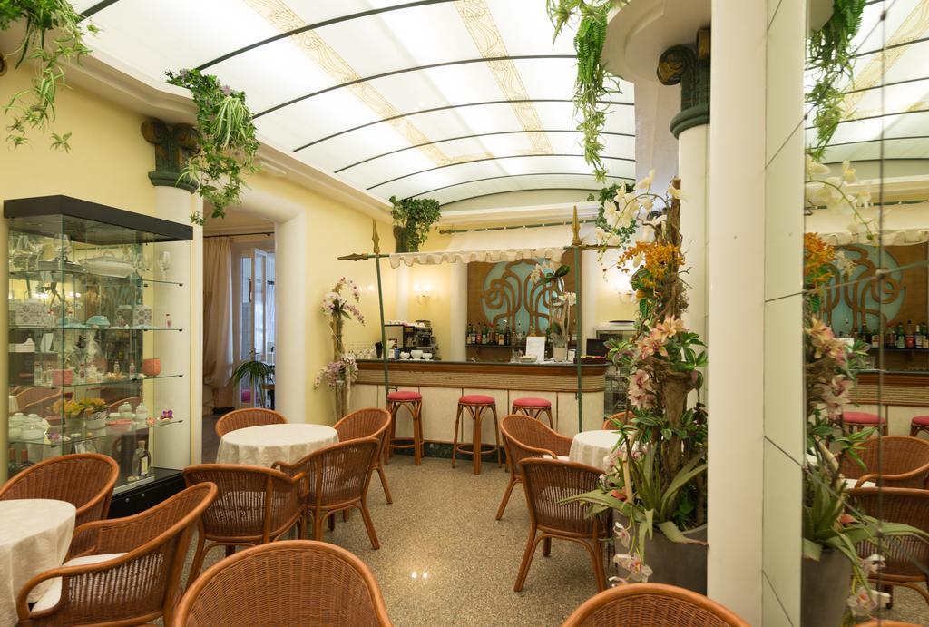 Tiziana 3*