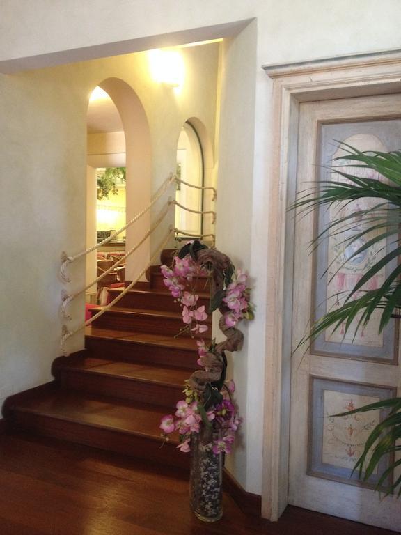Tiziana 3*
